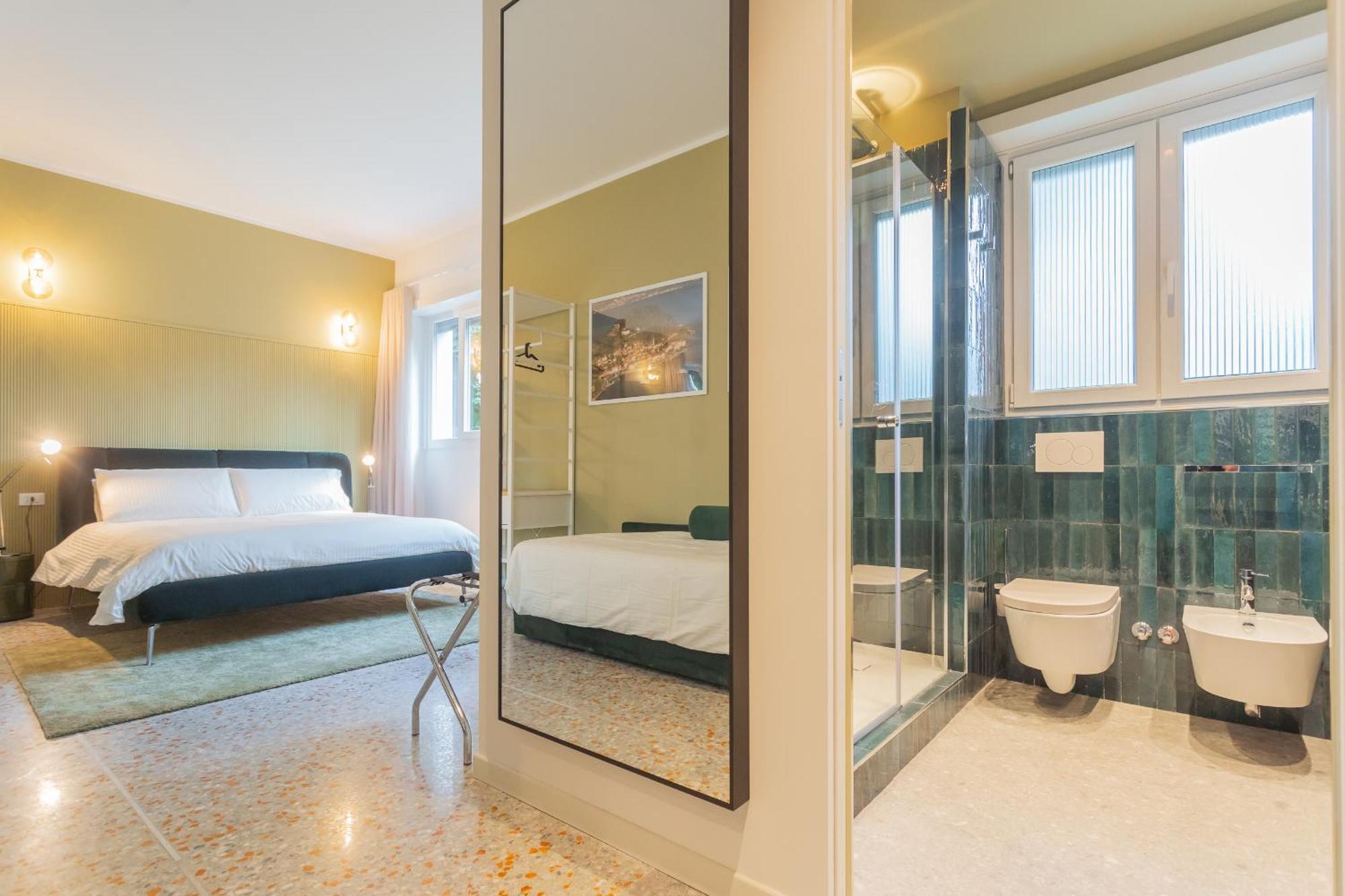 Marcello'S Como Lake Room photo