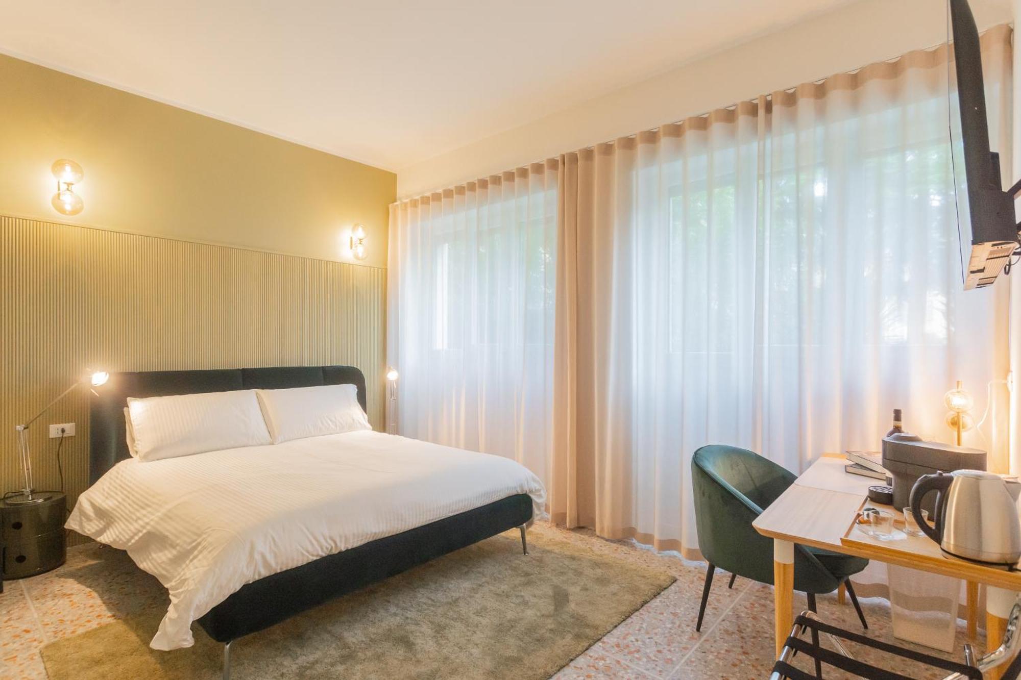 Marcello'S Como Lake Room photo